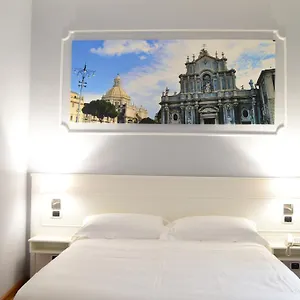 hotel-novecento.sicilyhotelsitaly.net/